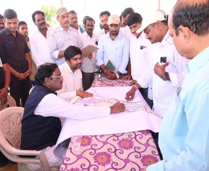 ఇంటిగ్రేటెడ్ స్కూల్ నిర్మాణ పనులు పరిశీలన