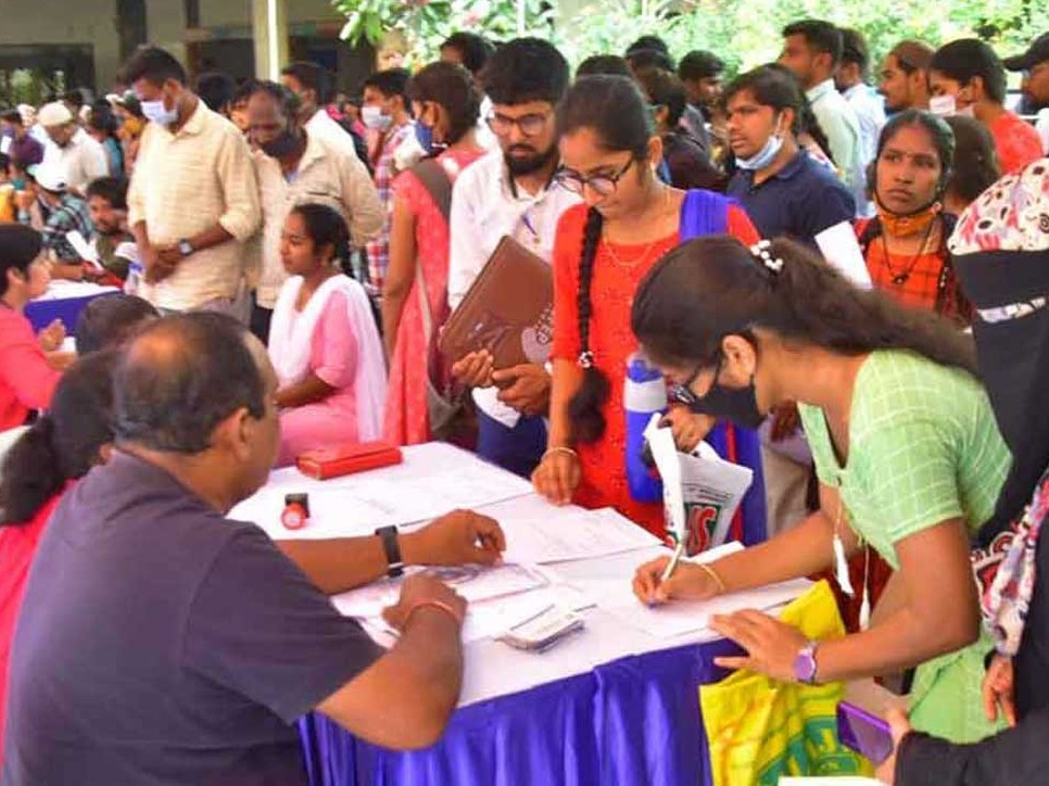 రోజ్ గార్ యోజన.. లక్షల మందికి ఉద్యోగాలు