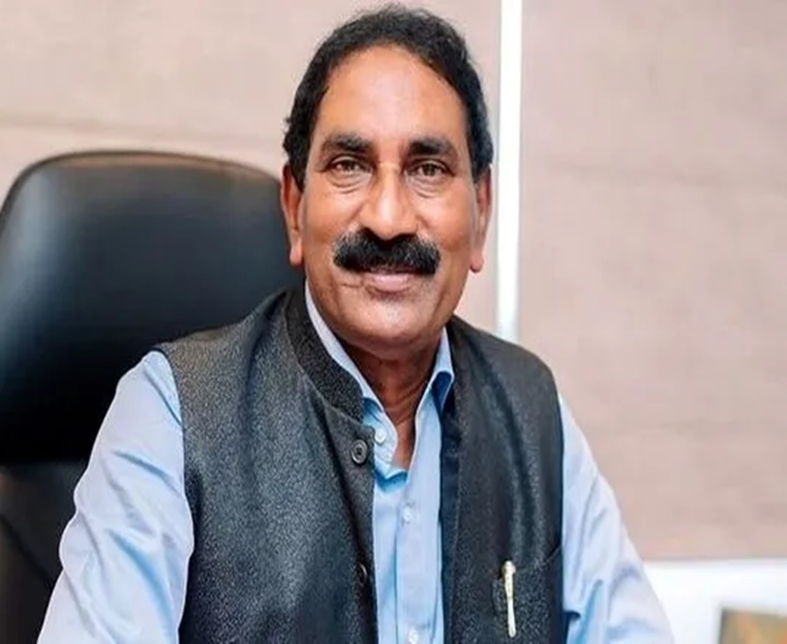 బీదా సోదరులకు మత్స్యకారుల షాక్