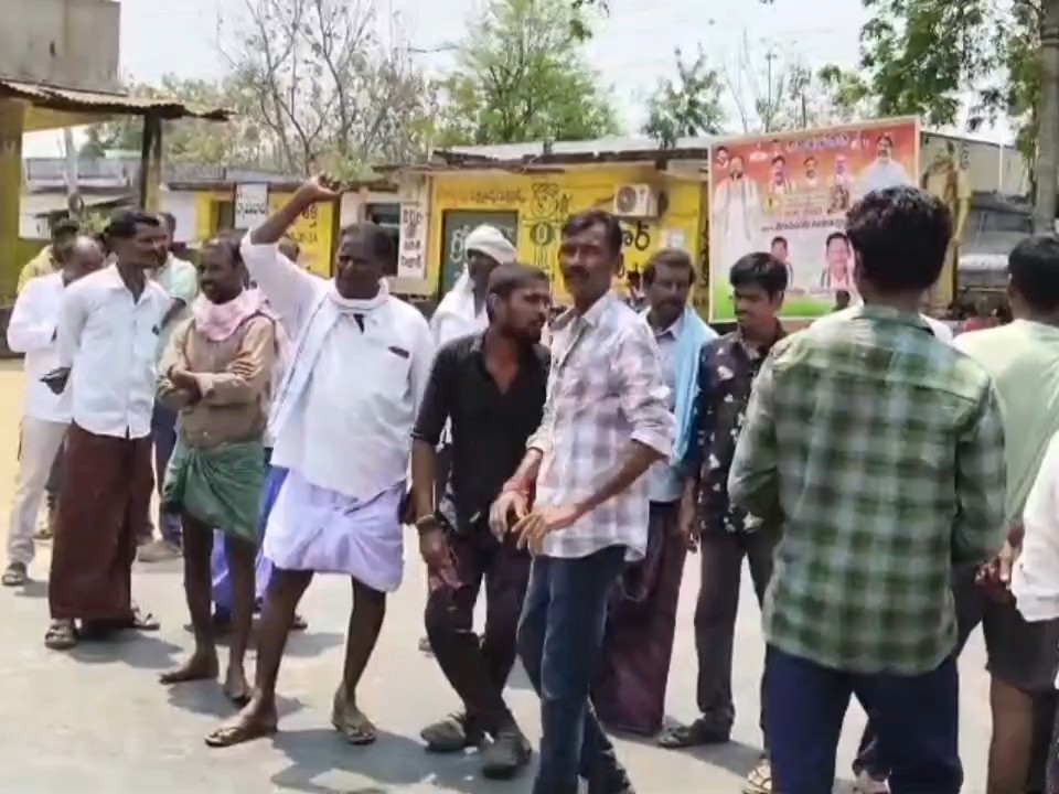 ‘మొక్కజొన్న కొనుగోలు కేంద్రం ఏర్పాటు చేయాలి’