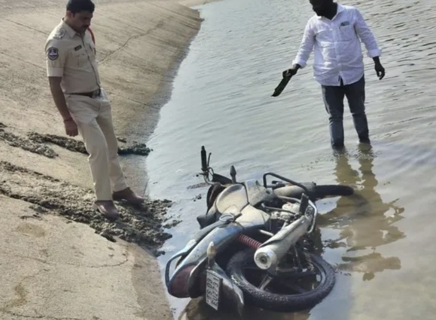 కాలువలో పడి పూజారి మృతి