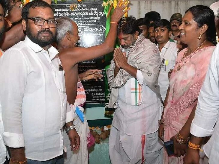 రోడ్ల పనులకు శంకుస్థాపన