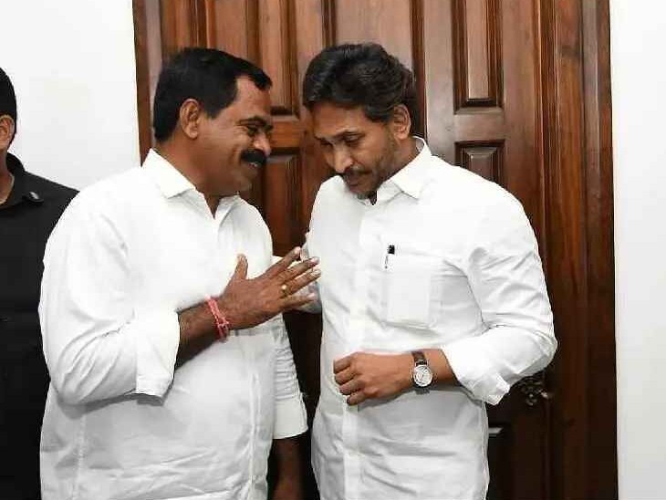 మాజీ సీఎంను కలిసిన దువ్వూరు వైసీపీ కన్వీనర్