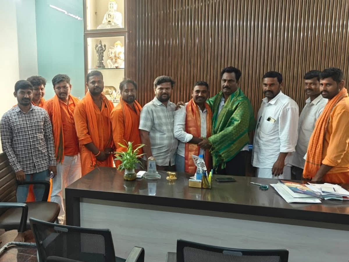 కాంగ్రెస్ పార్టీ బలోపేతానికి కృషి చేయాలి: రాఘవరెడ్డి