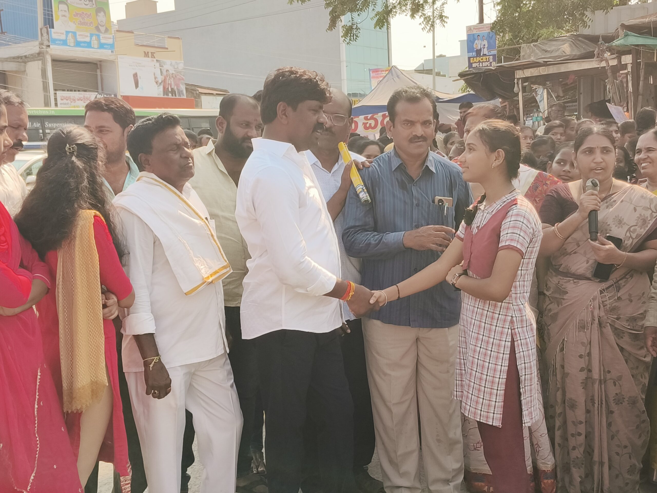 ‘బడిబాట’ కార్యక్రమంలో ప్రభుత్వ విఫ్ వేముల