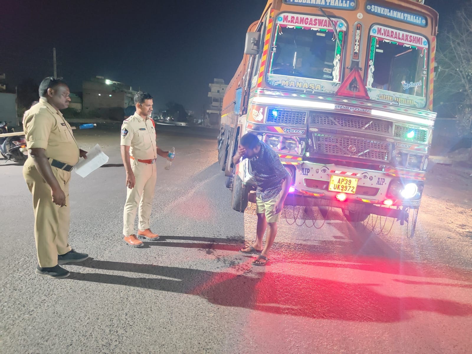 కడపలో రోడ్డు ప్రమాదాల నివారణకు ప్రత్యేక కార్యక్రమం