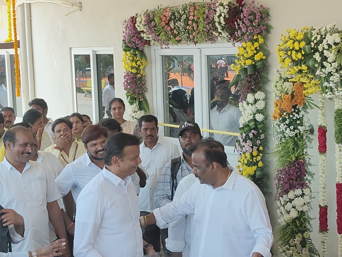 క్రికెట్ స్టేడియం ప్రారంభోత్సవంలో పాల్గొన్ననగరి ఎమ్మెల్యే