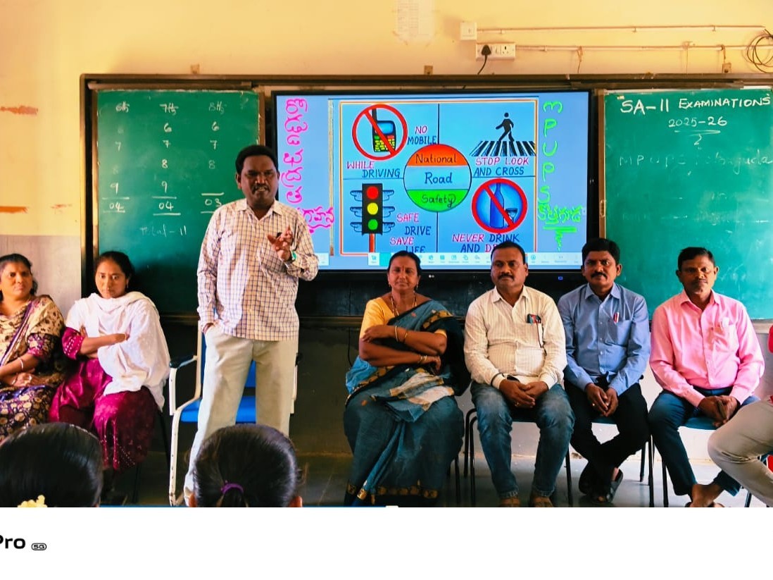 ట్రాఫిక్ నియమాలపై విద్యార్థులకు అవగాహన