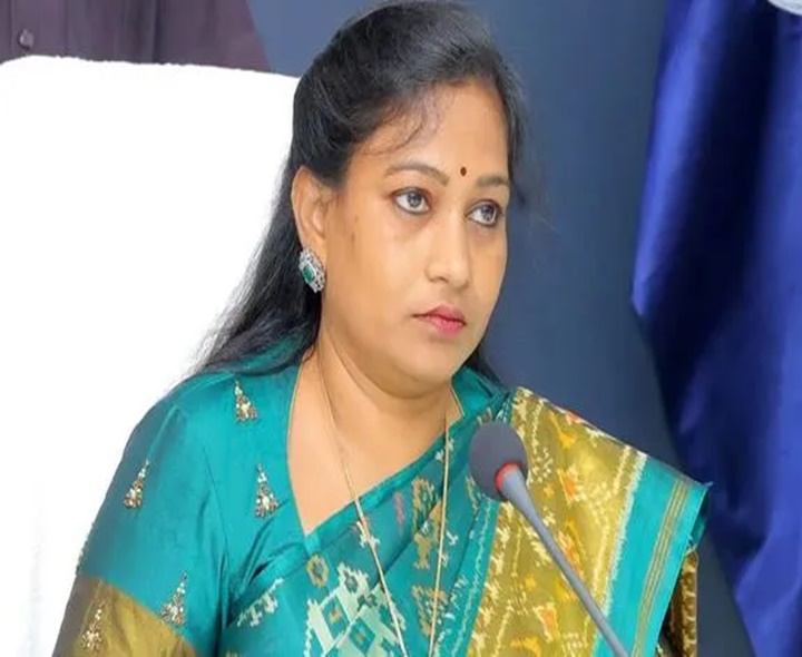 నలుగురు మృతి చెందడం బాధాకరం: అనిత