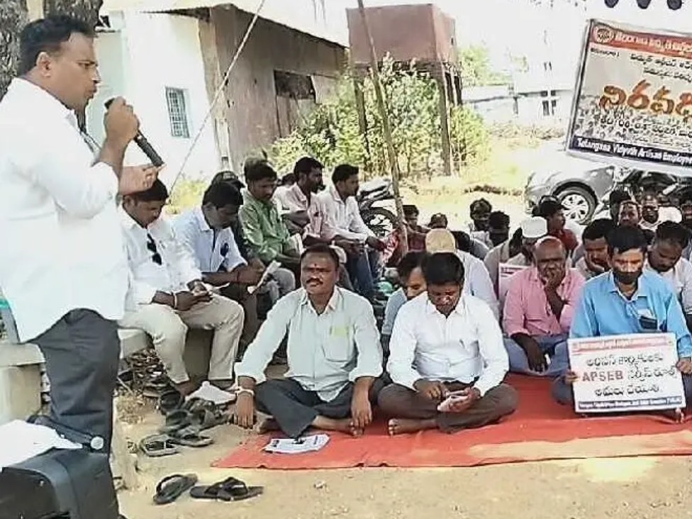 ‘ఆర్టిజన్ కార్మికులను పర్మినెంట్ చేయాలి’