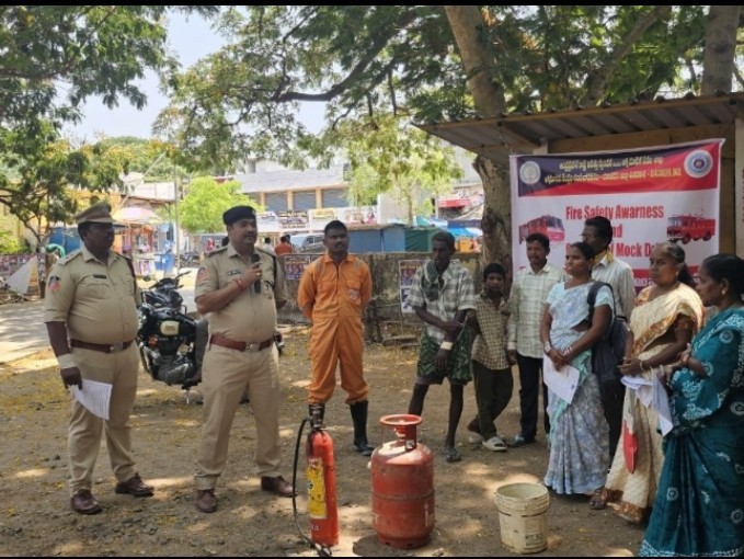 రంపచోడవరంలో అగ్నిమాపక వారోత్సవాలు