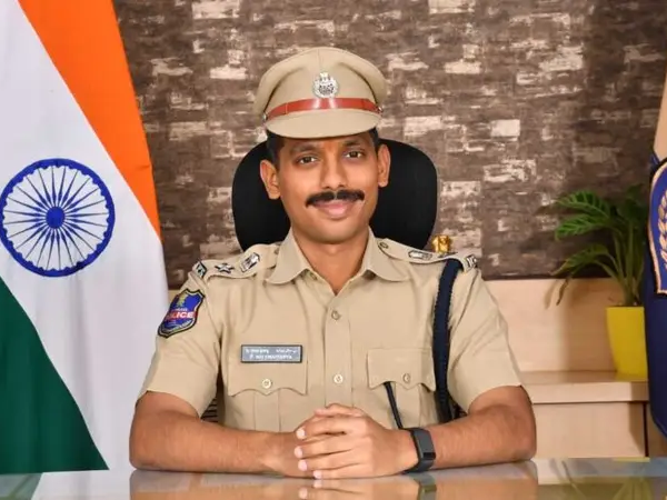 అనుమతి లేకుండా విగ్రహాల ఏర్పాటు నిషేధం: సీపీ