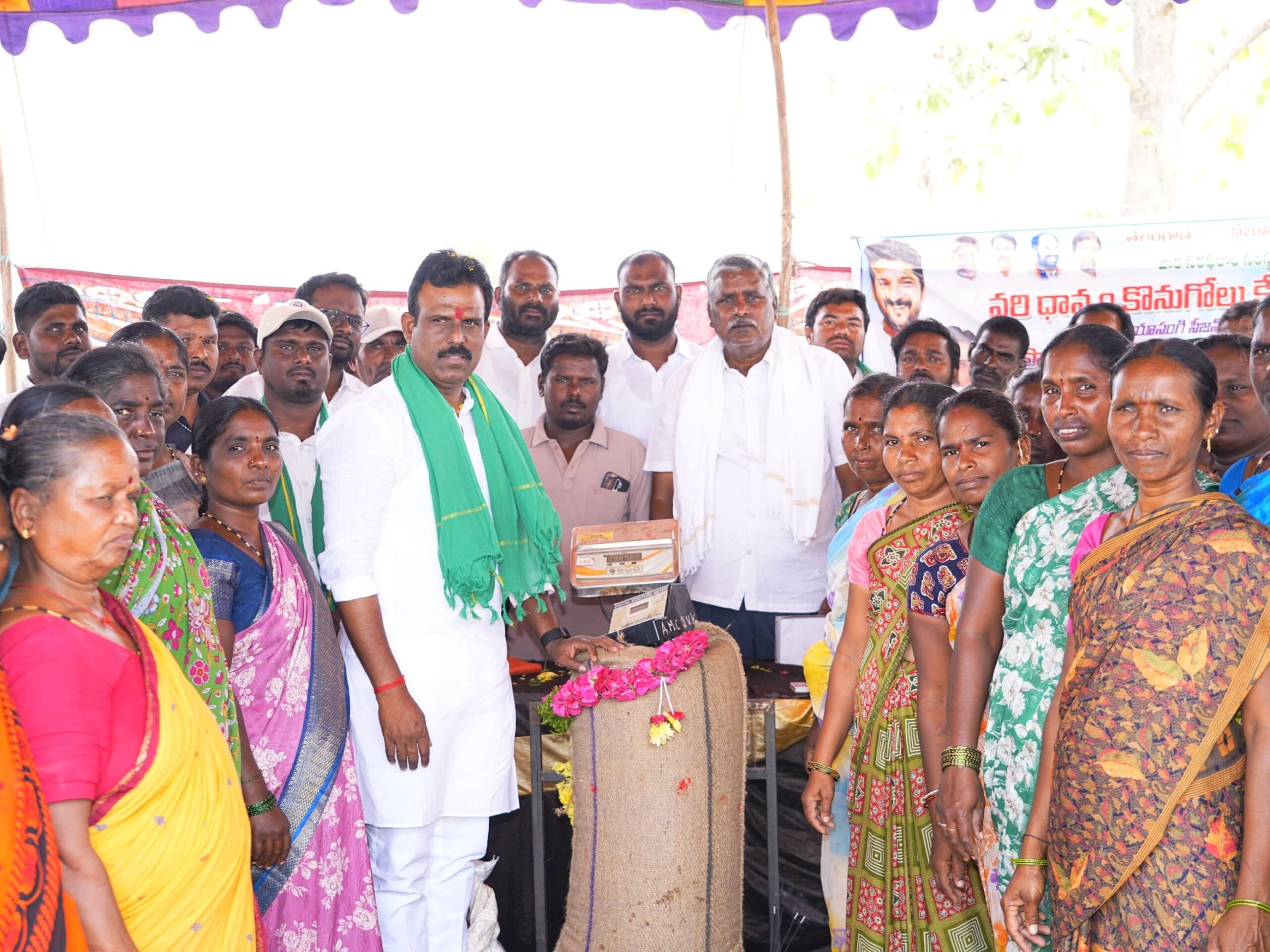 రైతులకు ప్రభుత్వం అండగా నిలబడుతుంది: ఎమ్మెల్యే