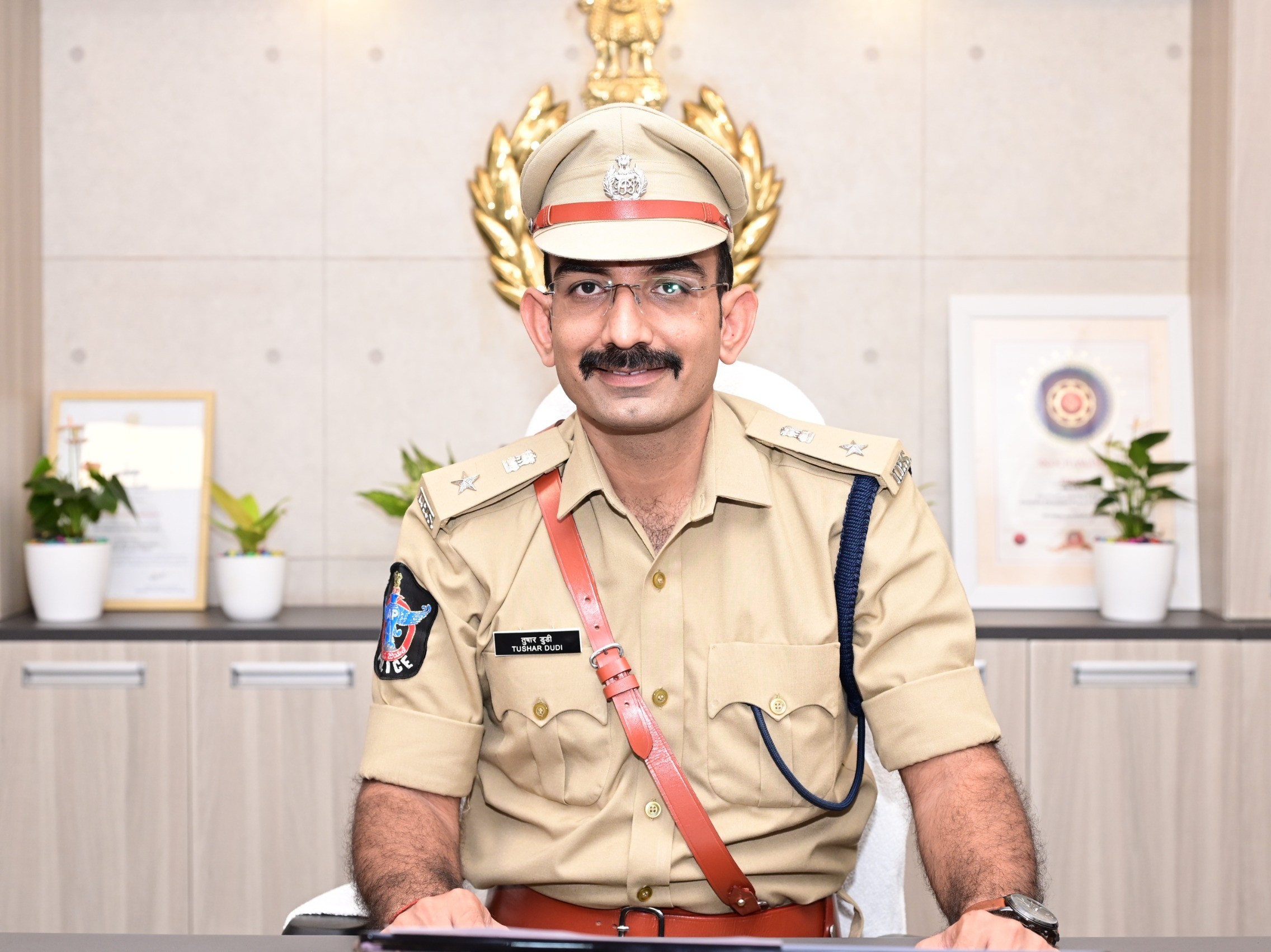 రోడ్డు ప్రమాద బాధితులకు వైద్యం