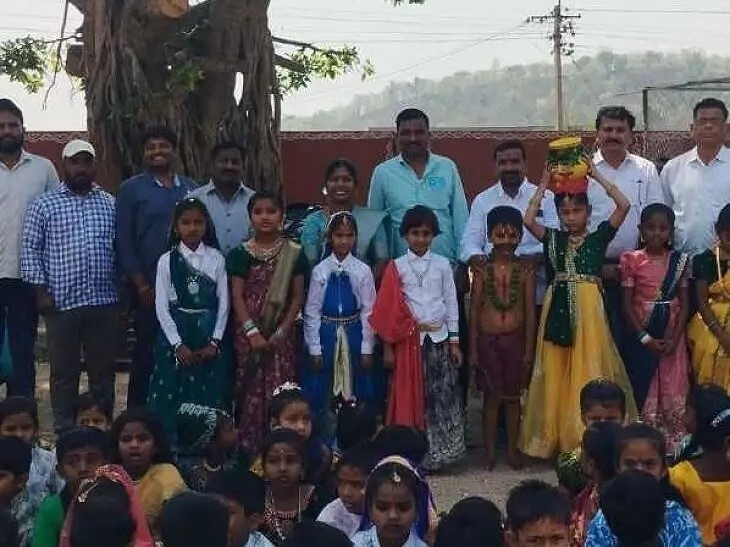 ‘చదువుతోపాటు సాంప్రదాయాలు నేర్పించాలి’