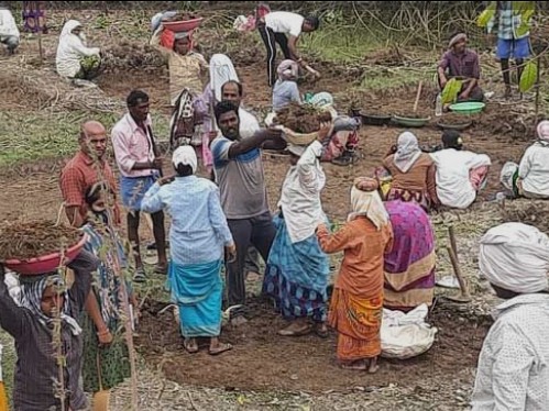 ‘మండుటెండల్లో పనులు.. కనిపించని వసతులు’