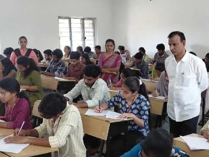 సెమిస్టర్ పరీక్షల్లో ముగ్గురు డిబార్