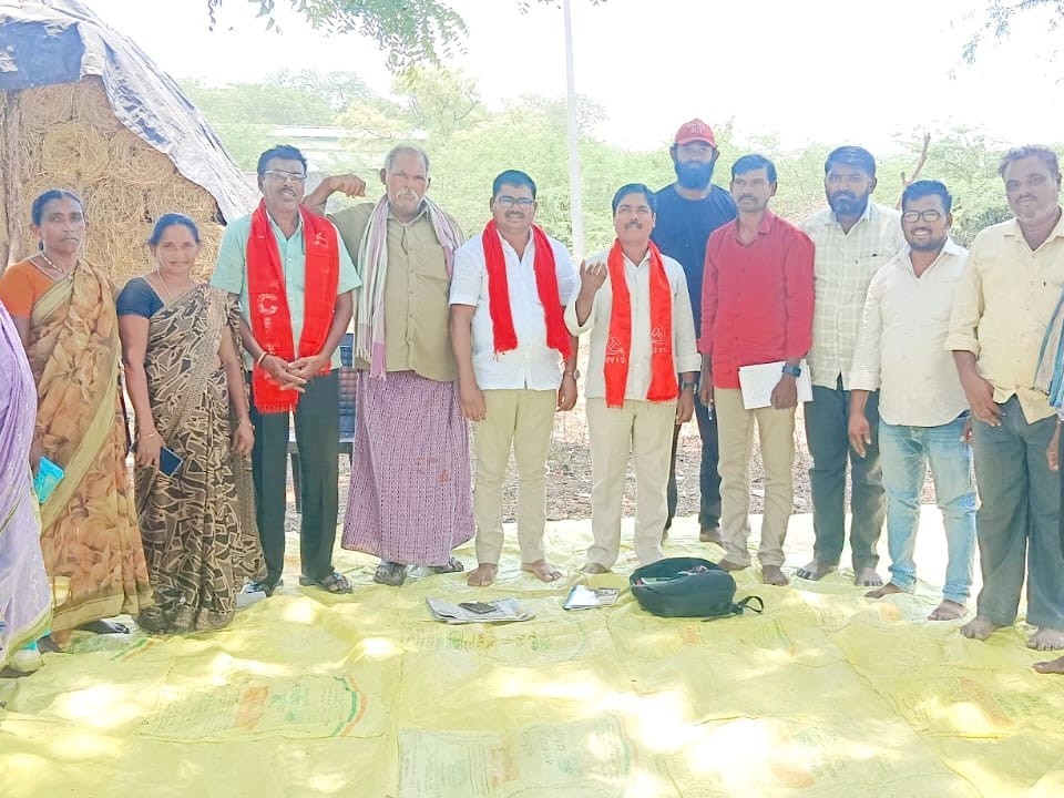 “మే డే వారోత్సవాలను జయప్రదం చేయండి’