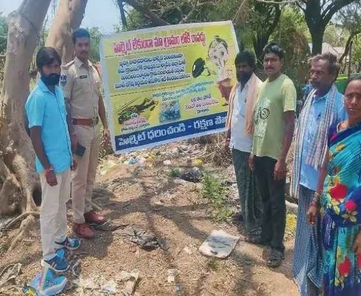 హెల్మెట్ లేనిదే గ్రామంలోకి రావద్దు