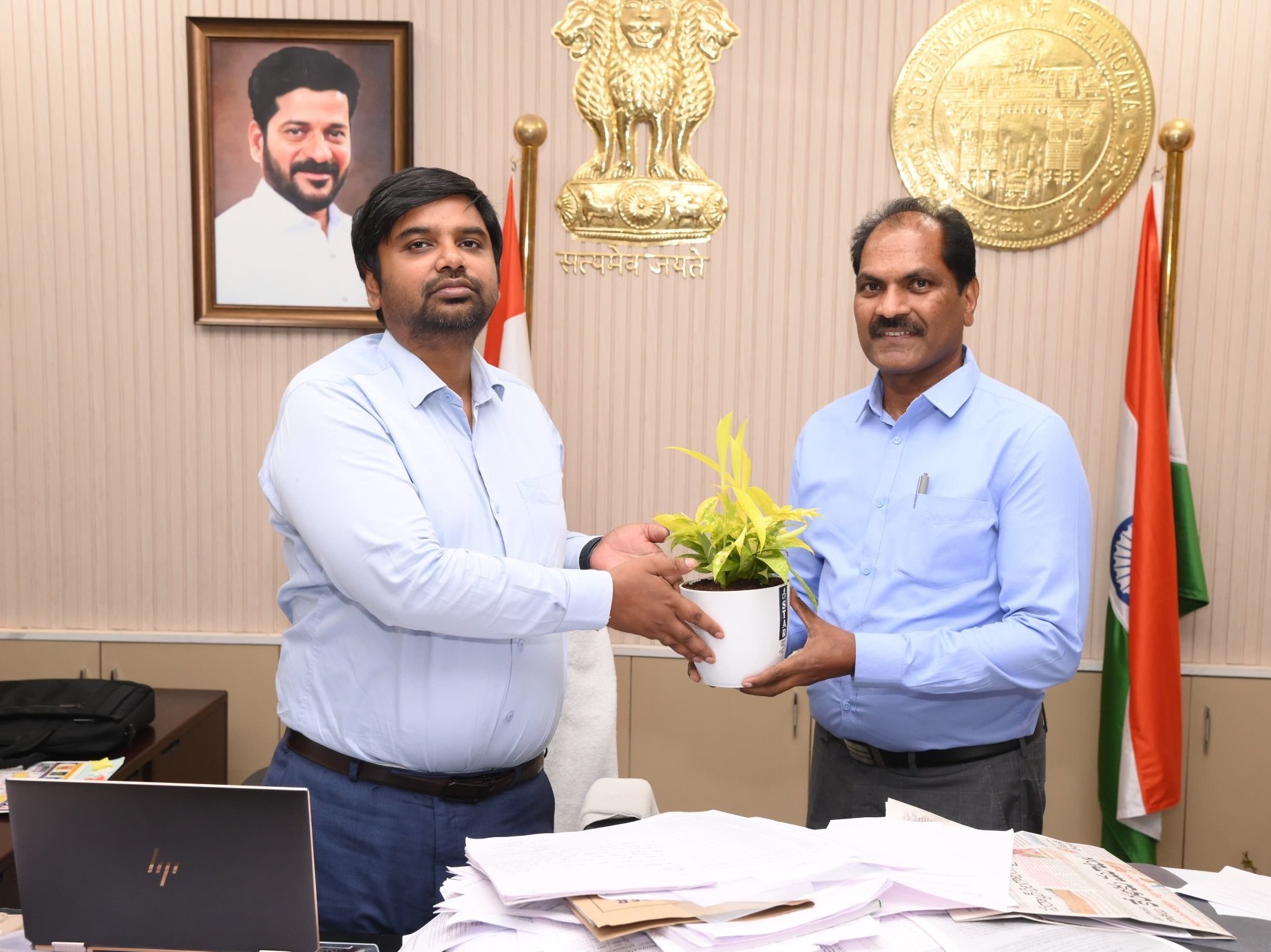 అదనపు కలెక్టర్‌గా రాములు బాధ్యతల స్వీకరణ