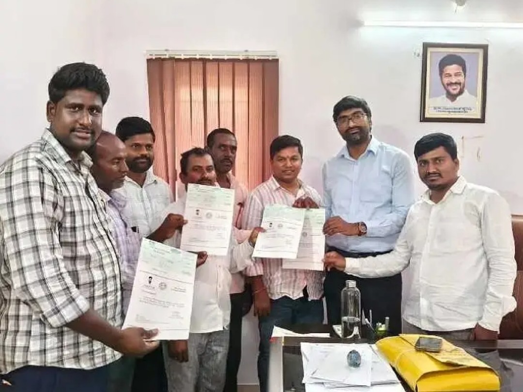 లబ్ధిదారులకు ‘CMRF’ చెక్కుల పంపిణీ