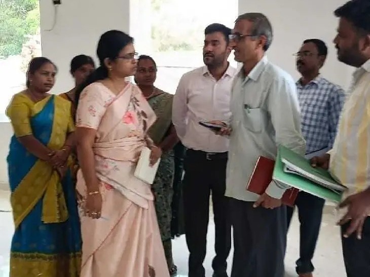 సమైక్య  కార్యాలయ సముదాయాన్ని పరిశీలించిన అధికారులు