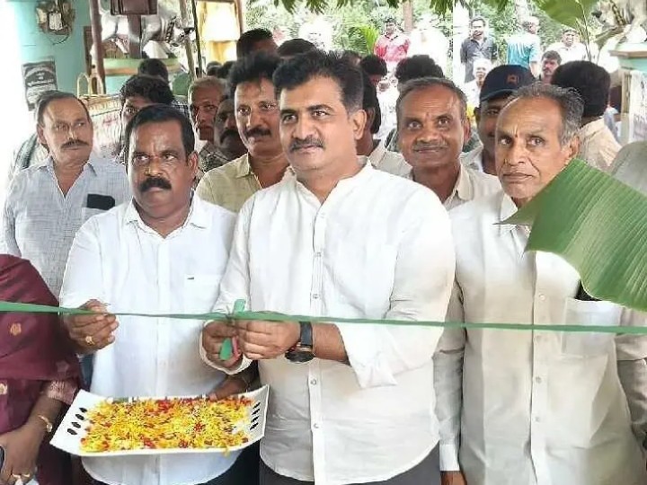 ధాన్యం కొనుగోలు కేంద్రాన్ని ప్రారంభించిన MLA