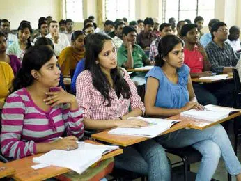 జిల్లాలో ఇంటర్ ఫలితాల హోరు.. అడ్మిషన్ల జోరు!