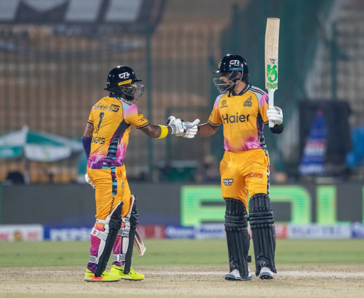 వార్నర్, కోహ్లీ సరసన బాబర్