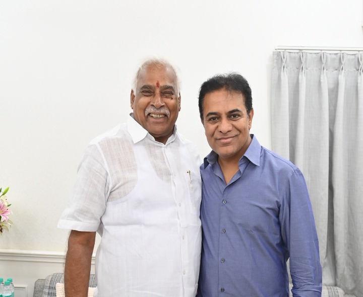 కేటీఆర్‌ను కలిసిన మాజీ ఎమ్మెల్యే కోనేరు కోనప్ప