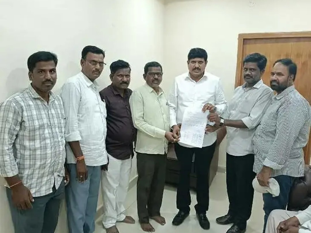 ‘జర్నలిస్టులకు ఇళ్ల స్థలాలు కేటాయించాలి’