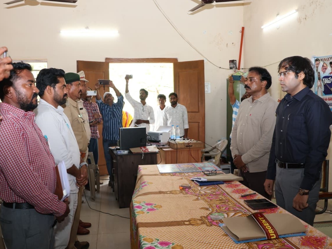 ‘ప్రభుత్వ పథకాలు పేదలకు చేరే విధంగా చూడాలి’