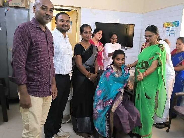 ముదిగొండలో హెచ్‌పీవీ టీకా కార్యక్రమం