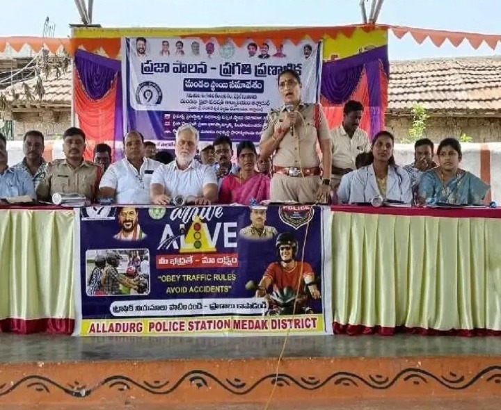 రోడ్డు భద్రత నియమాలు పాటించాలి: CI