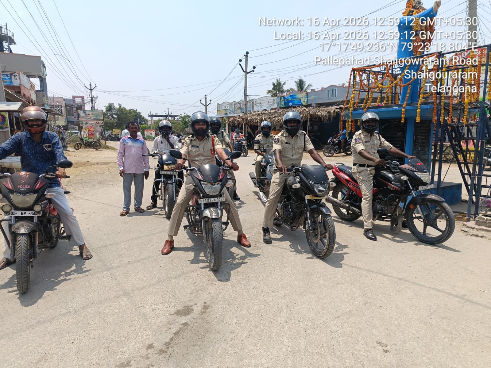 ‘ప్రతి ఒక్కరూ హెల్మెట్ ధరించాలి’