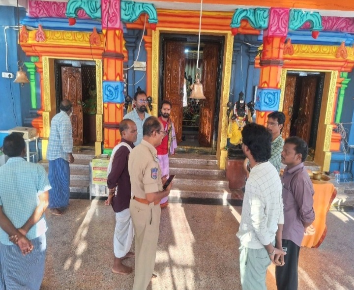 శ్రీ లక్ష్మి వెంకటేశ్వర ఆలయంలో చోరీ