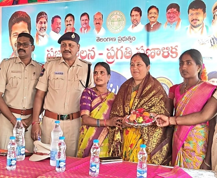 గ్రామంలో వంద శాతం హెల్మెట్ వినియోగం.