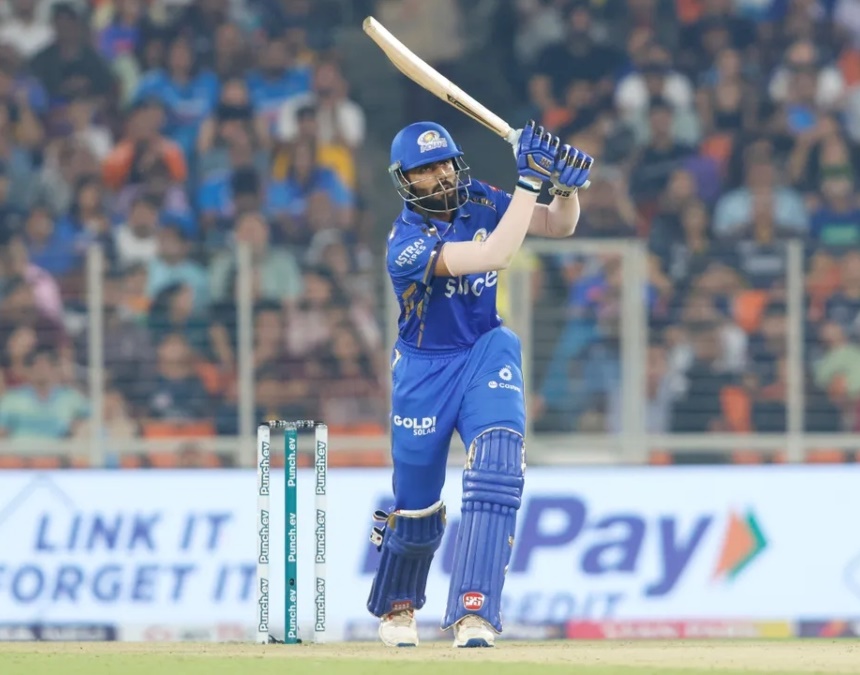 నిలకడగా ఆడుతున్న ముంబై బ్యాటర్లు