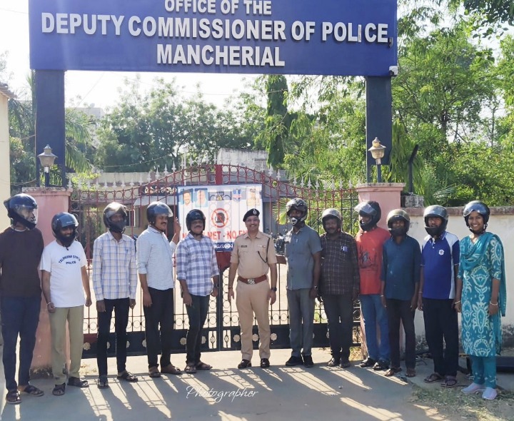 డీసీపీ కార్యాలయంలో నో హెల్మెట్ – నో ఎంట్రీ