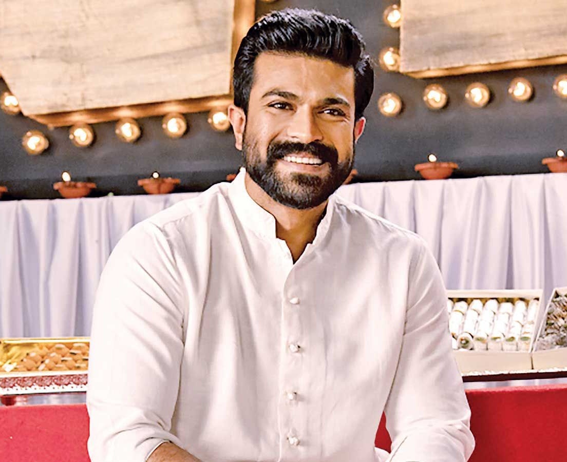 నాన్న చిరంజీవి ఎంతో మందికి స్ఫూర్తి: రామ్‌చరణ్‌