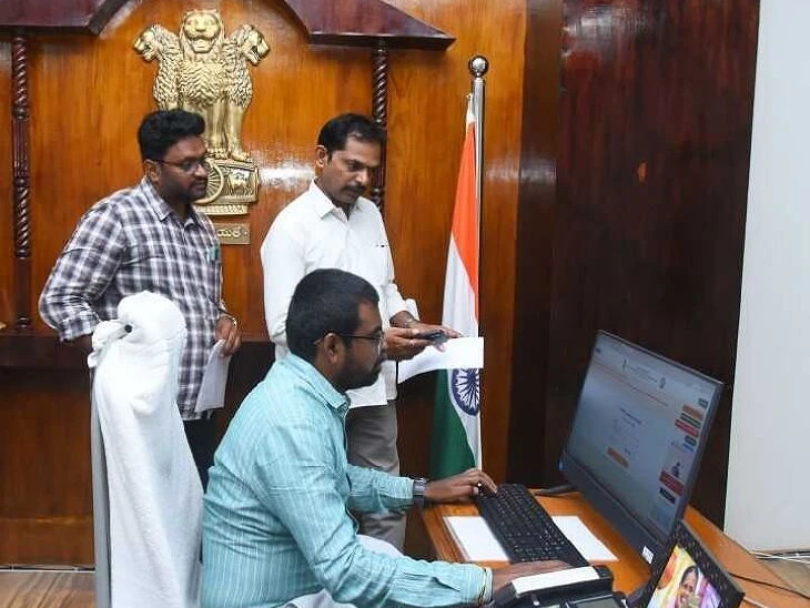 ప్రారంభమైన జనగణన.. స్వీయ గణన చేసుకున్న కలెక్టర్