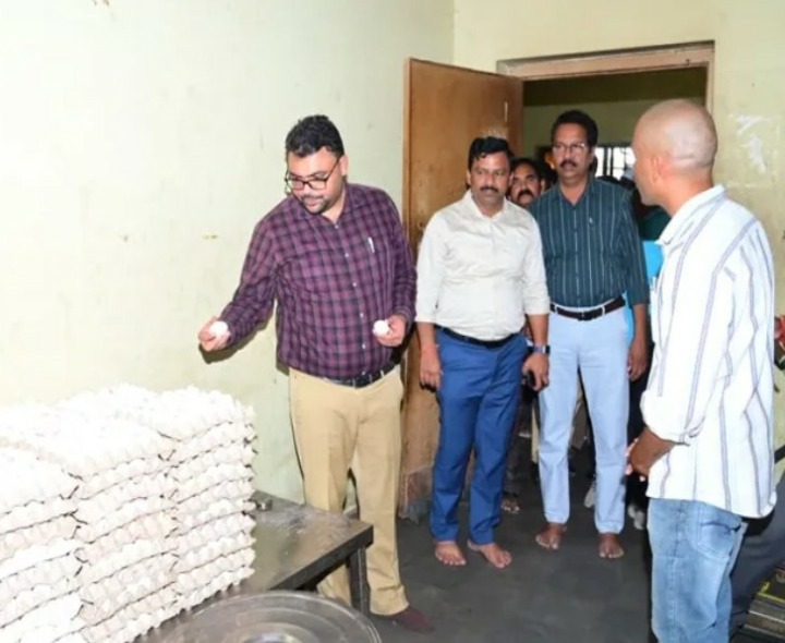 గురుకుల విద్యాలయాలపై నిరంతర పర్యవేక్షణ: కలెక్టర్