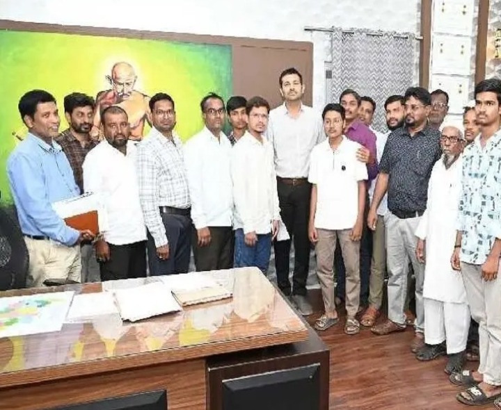 మైనారిటీ గురుకుల సిబ్బందిని అభినందించిన కలెక్టర్