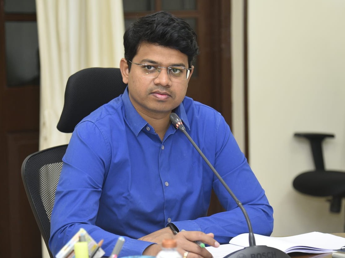 సర్వేయర్ల నియామకానికి దరఖాస్తుల ఆహ్వానం: జేసీ