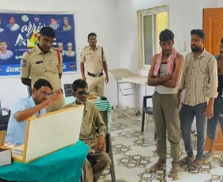 ‘ట్రాఫిక్ నిబంధనలు కచ్చితంగా పాటించాలి’