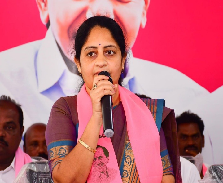 ‘తెలంగాణ ప్రజలకు ఎంపీ క్షమాపణ చెప్పాలి’