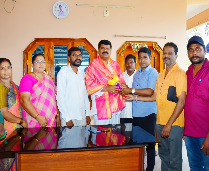 ‘బీసీ వర్గాల అభివృద్ధికి సహాయ సహకారం అందజేస్తాం’