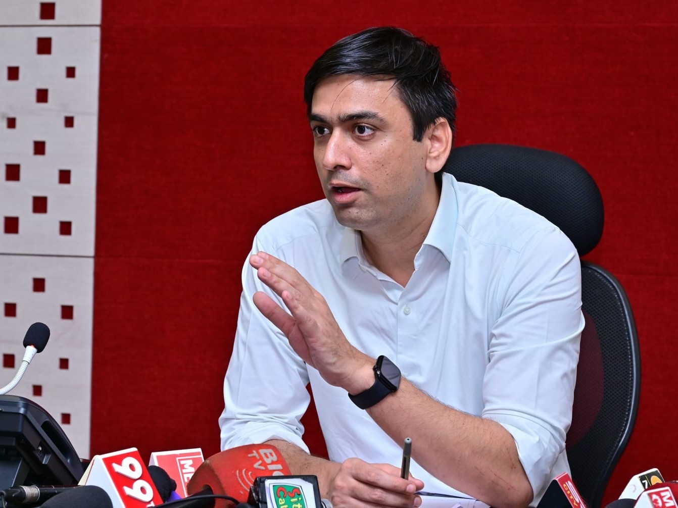 జన గణనలో ప్రజలు వాస్తవ సమాచారం అందించాలి: కలెక్టర్