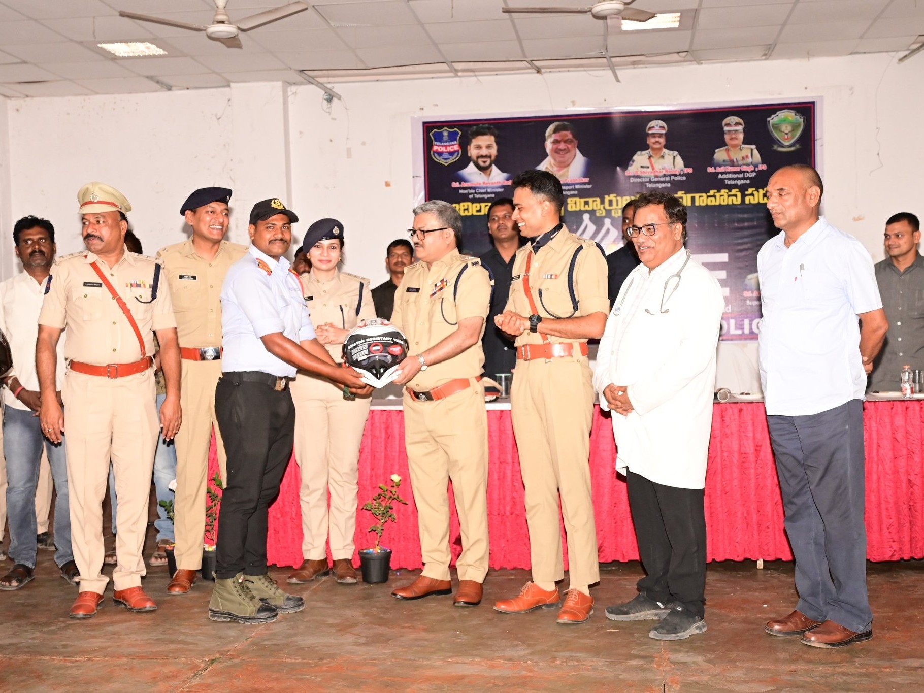 రోడ్డు భద్రతపై రిమ్స్‌లో అవగాహన సదస్సు