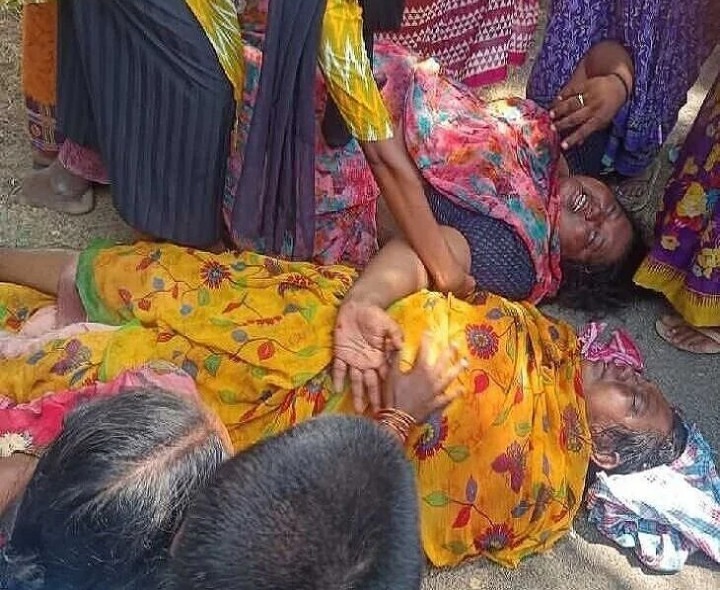 కూలీలతో వెళ్తున్న ట్రాక్టర్ బోల్తా..  మహిళ మృతి